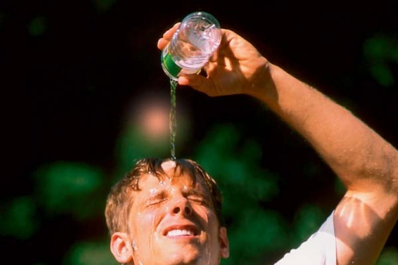 Preprostejša rešitev: pijte več vode. (foto: Shutterstock)