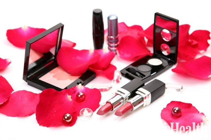Britanke nad kozmetiko kljub recesiji (foto: Shutterstock.com)