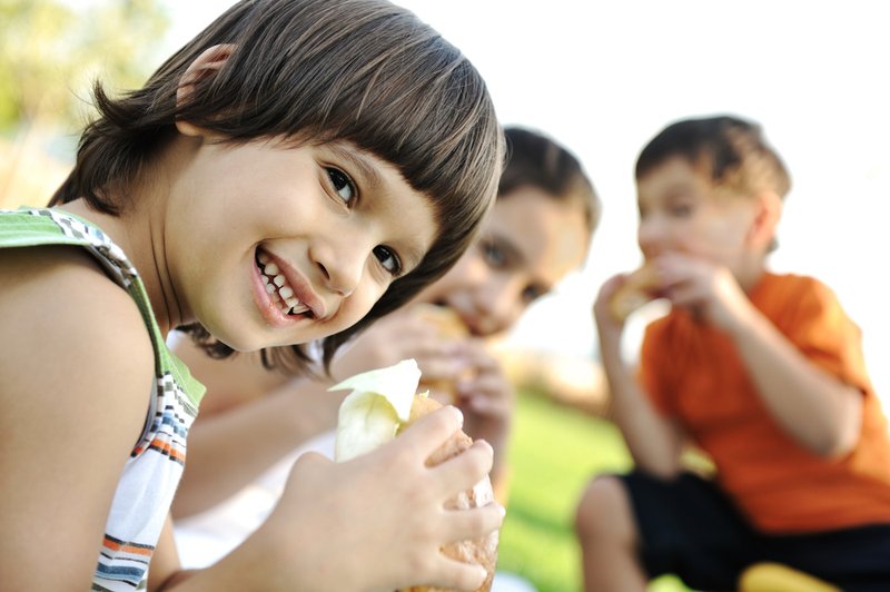 Prehrana mladih (foto: Shutterstock.com)