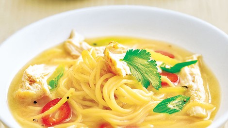 Piščančja juha s špageti