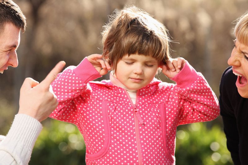 Verbalno nasilje strašev nad otroki (foto: Shutterstock.com)
