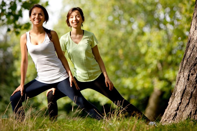Trening za krepitev telesa v naravi (foto: Shutterstock.com)