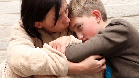Kako otroka seznaniti z boleznijo starša