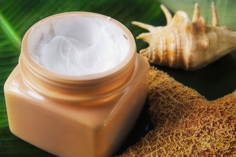 Kakavovo maslo - pomaga pri dermatitisu in ekcemu (foto: Shutterstock.com)