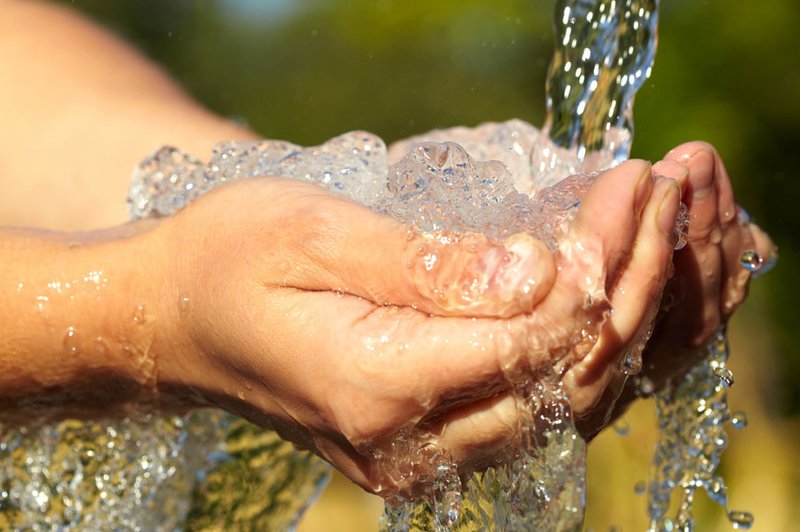Blagodejni učinki vodnih mineralov (foto: Shutterstock.com)