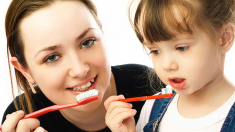 Napačna prepričanja o negi otroških zob