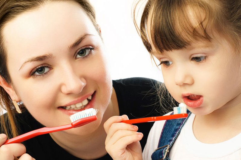 Napačna prepričanja o negi otroških zob (foto: Shutterstock.com)