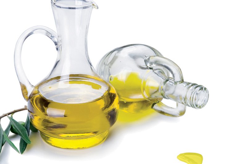 Olivno olje za suho kožo in globinsko nego las (foto: Shutterstock.com)