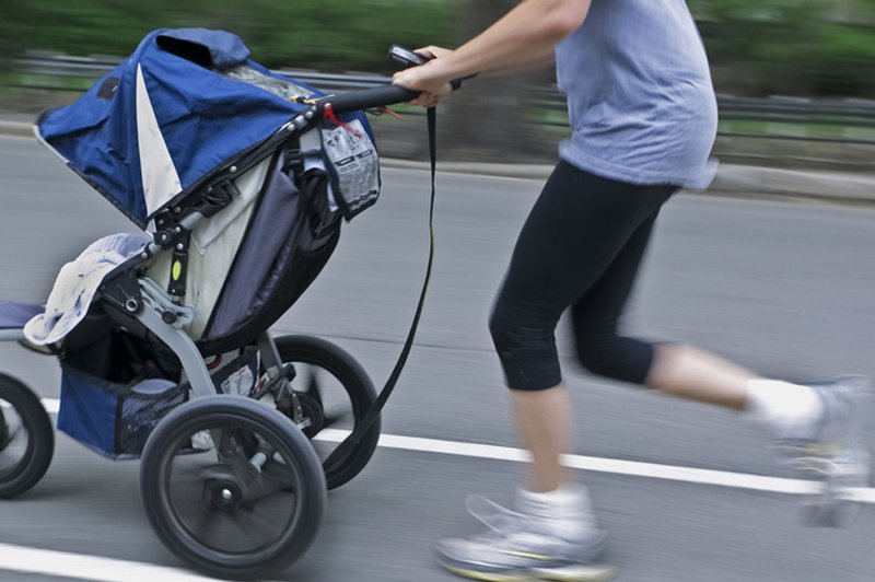 Kdaj po porodu je primerno spet začeti teči? (foto: Shutterstock.com)