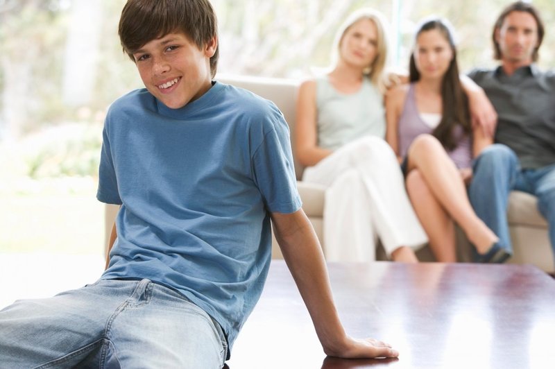 Kako se spoprijeti z najstnikom v puberteti? (foto: profimedia)