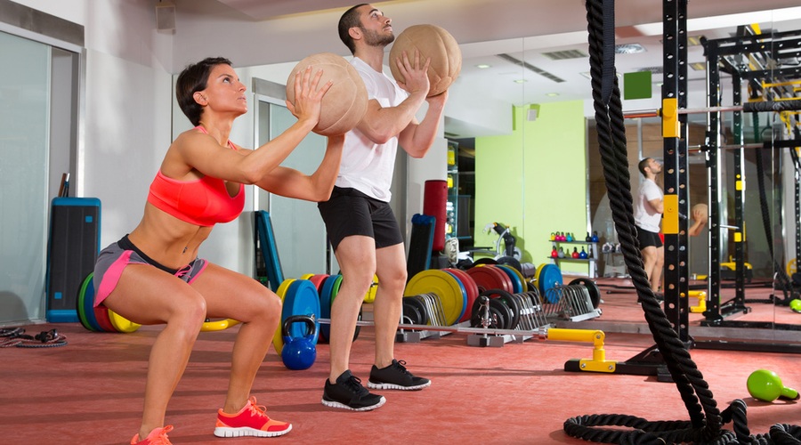 Trening z medicinsko žogo (foto: Shutterstock.com)