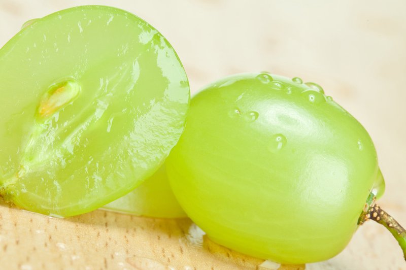 Olje grozdnih pečk - prepreči prezgodnje staranje kože (foto: Shutterstock.com)