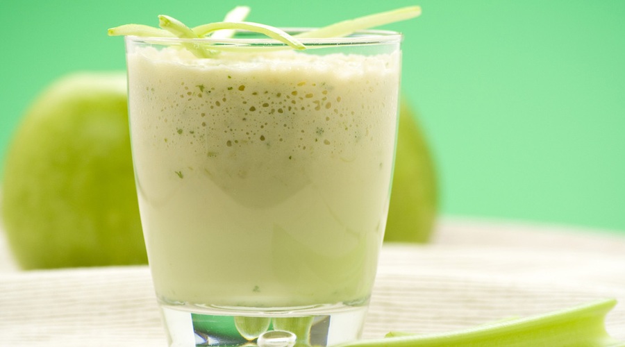 Kisli jabolčni smoothie za lepo kožo (foto: Shutterstock.com)