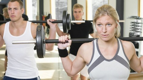 Trening za moč pospeši porabo maščobe