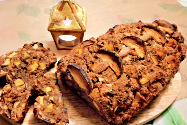 RECEPT: Božični sadni kruh