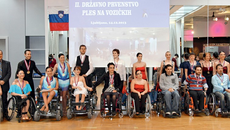 Na državnem prvenstvu v plesu z vozički ni manjkalo energije (foto: Helena Kremelj)