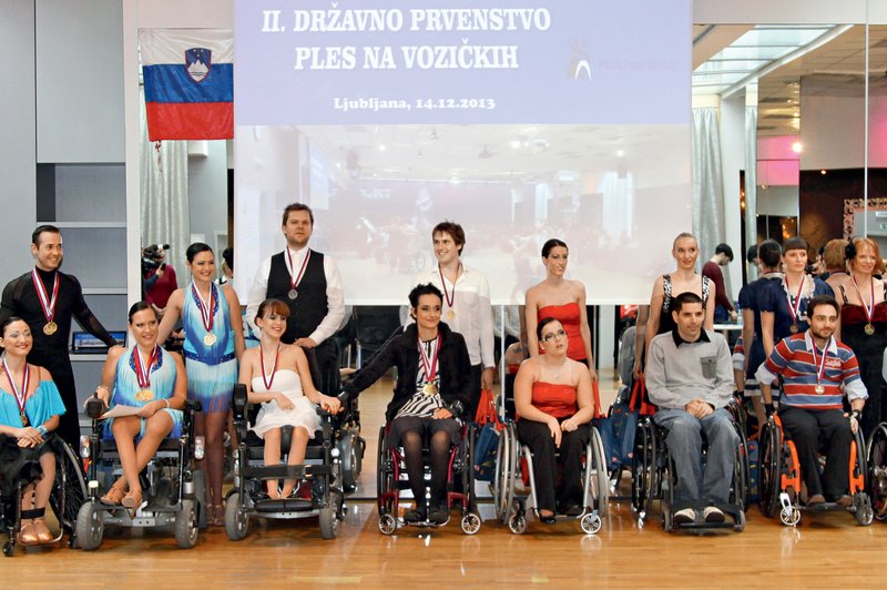 Na državnem prvenstvu v plesu z vozički ni manjkalo energije (foto: Helena Kremelj)