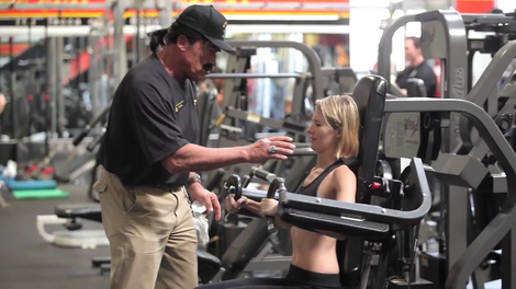 Arnold Schwarzenegger pod krinko deli fitnes nasvete