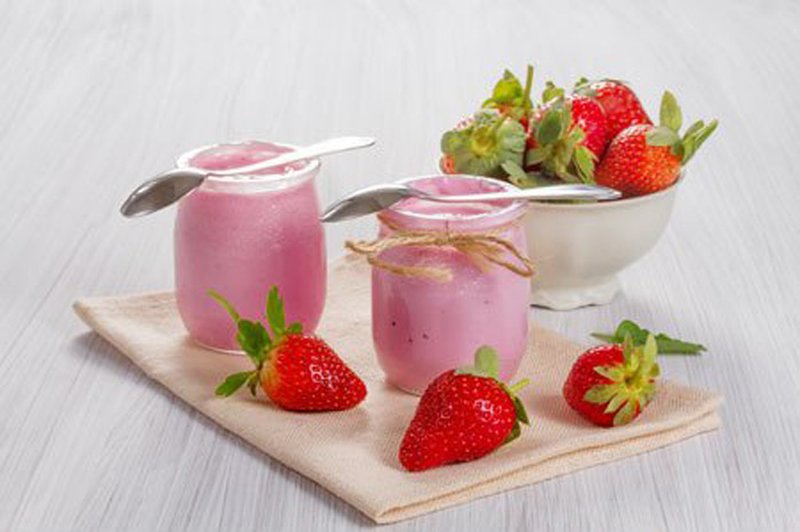 Sadni jogurt - kako zdrav je v resnici? (foto: Profimedia)