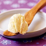 Boste danes jedli maslo, ki je živalskega izvora, ali margarino, ki je rastlinskega izvora? (foto: shutterstock, profimedia)