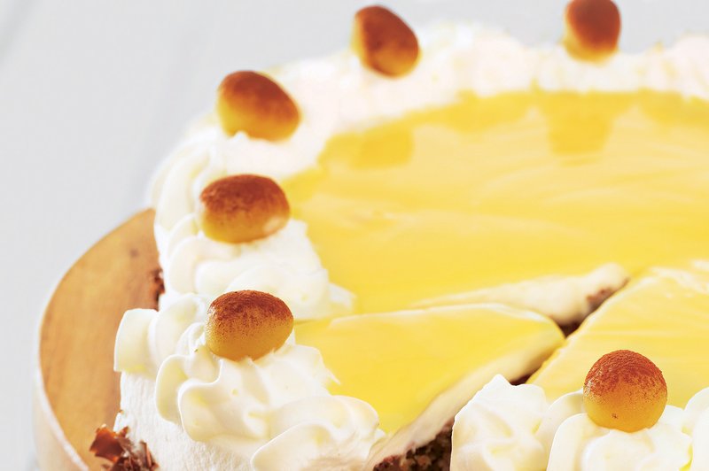Torta z jajčnim likerjem (foto: stockfood photo)