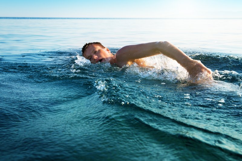Plavanje - čudovita poletna aktivnost, ki krepi celo telo (foto: Shutterstock.com)