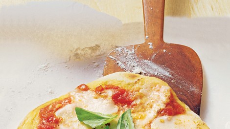 Pica Margherita: Hrustljavo testo s paradižniki in sirom