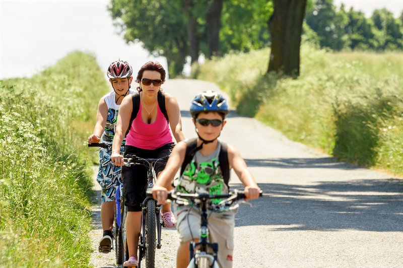 Kako otroku predstaviti kolesarjenje (foto: Shutterstock.com)