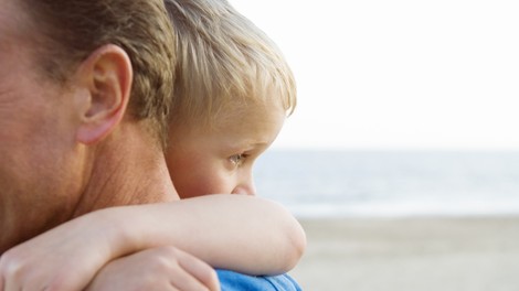 Kako otroku olajšati neprijetno izkušnjo in bolečino ob ločitvi staršev