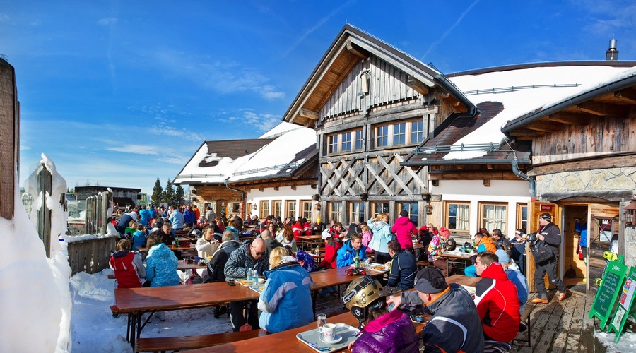 Smučarski center Cerkno pričenja z obratovanjem (foto: Arhiv www.ski-cerkno.com)