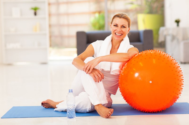 Prednosti redne telovadbe v srednjih letih so ogromne - držite se naslednjih smernic (foto: Shutterstock.com)