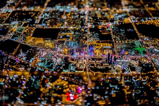 Spektakel luči, ko se noč spusti nad Las Vegas