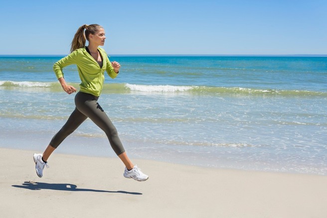 Kombinacija teka in vodne vadbe za lepo postavo