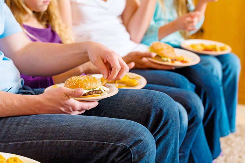Vpliv slabe prehrane na zdravje postaja večji od kajenja (foto: Shutterstock.com)