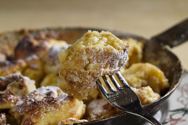 Recept: Aromatični 'šmorn' s pestom