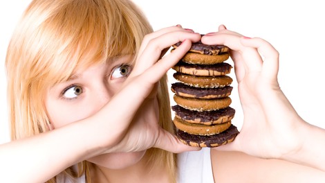 3 preprosti nasveti, kako ukrotiti hudo željo po sladkem