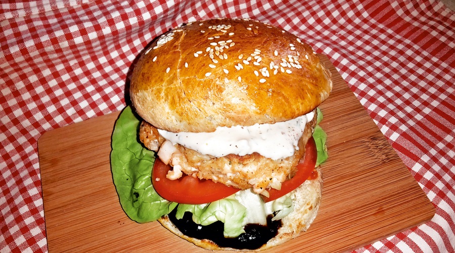 Recept: Lososov burger (foto: Arhiv trenutekkiocara.blogspot.com)