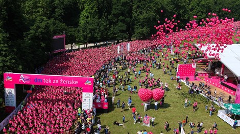 Foto: Ob 10. dm teku za ženske je Ljubljana zaživela v rožnati barvi