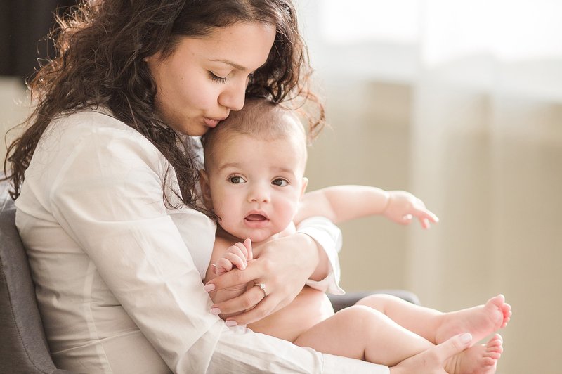 Pomagajmo materinskim domovom in varnim hišam skupaj s P&G in Hoferjem (foto: Shutterstock.com)