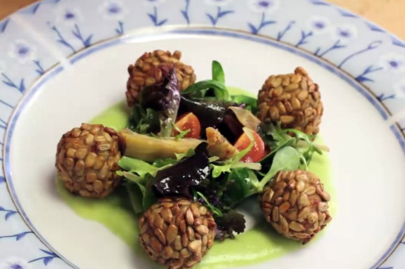 Video: Pikantne tunine kroglice z artičoko v sončničnih semenih  (foto: Danijel Čančarević)