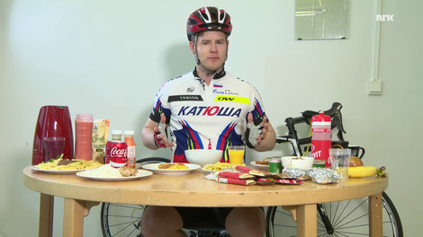 Novinar poskuša v enem obroku zaužiti 8.290 kalorij - tako imenovano dieto Tour de France šampionov
