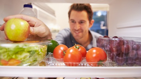 11 živil, ki jih verjetno hranite v hladilniku, pa jih ne bi smeli