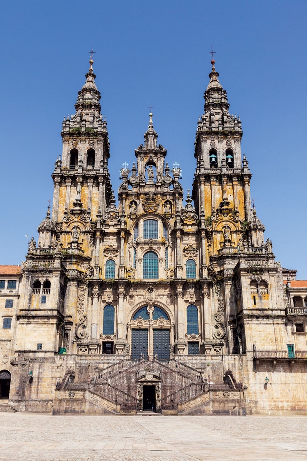 Cilj 240 tisoč romarjev – katedrala Santiago de Compostela.