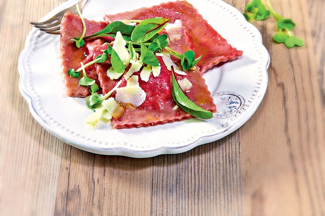 Domači pesini ravioli s sirom