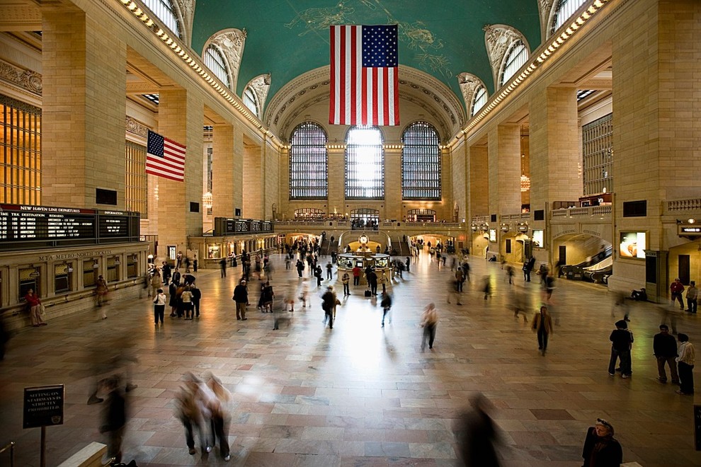 Grand Central Terminal Znamenita postaja v celoti oblečena v beli marmor, ki smo jo lahko videli v različnih filmih in …