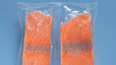 Je zamrznjen losos enako zdrav kot svež?