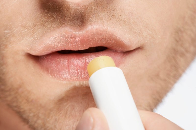 Ali lahko postanemo odvisni od balzama za ustnice? (foto: Profimedia)