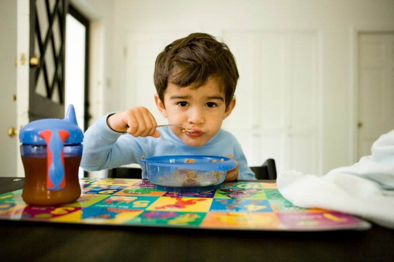 Zakaj je izjemno pomembno, da otroka naučite zajtrkovati? (foto: Profimedia)