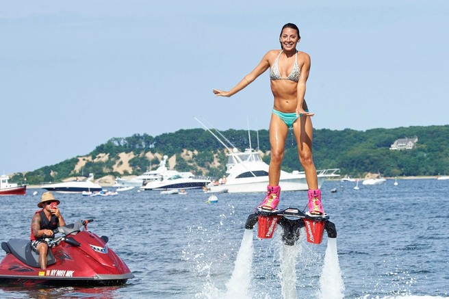 Flyboarding: Futuristični vodni šport, ki je obnorel Newyorčane
