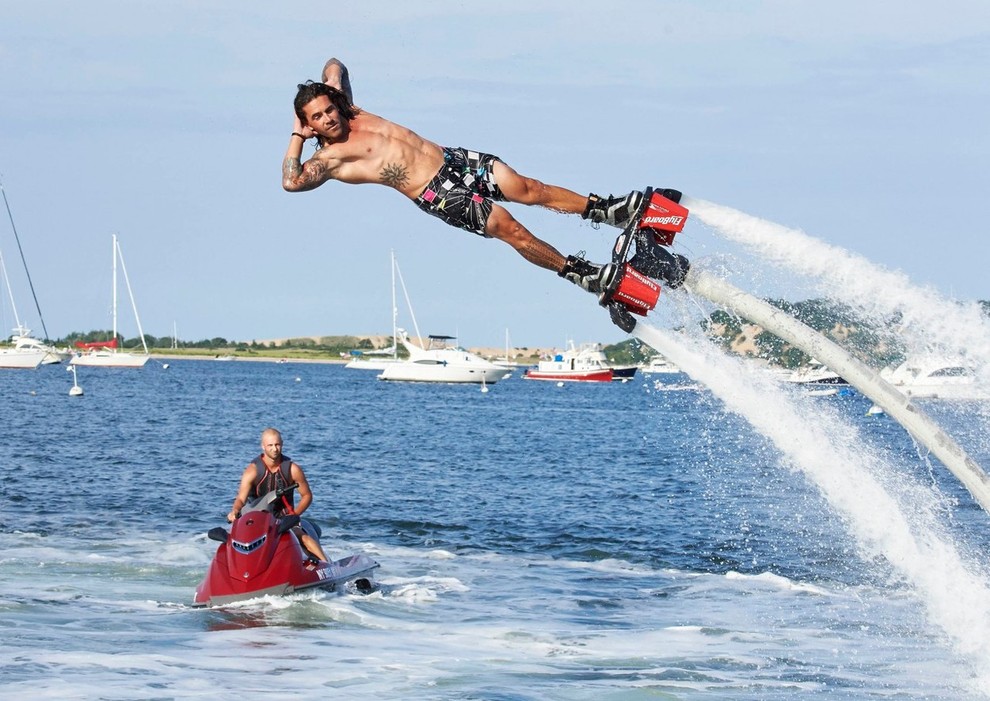 Flyboarding: Futuristični vodni šport, ki je obnorel Newyorčane